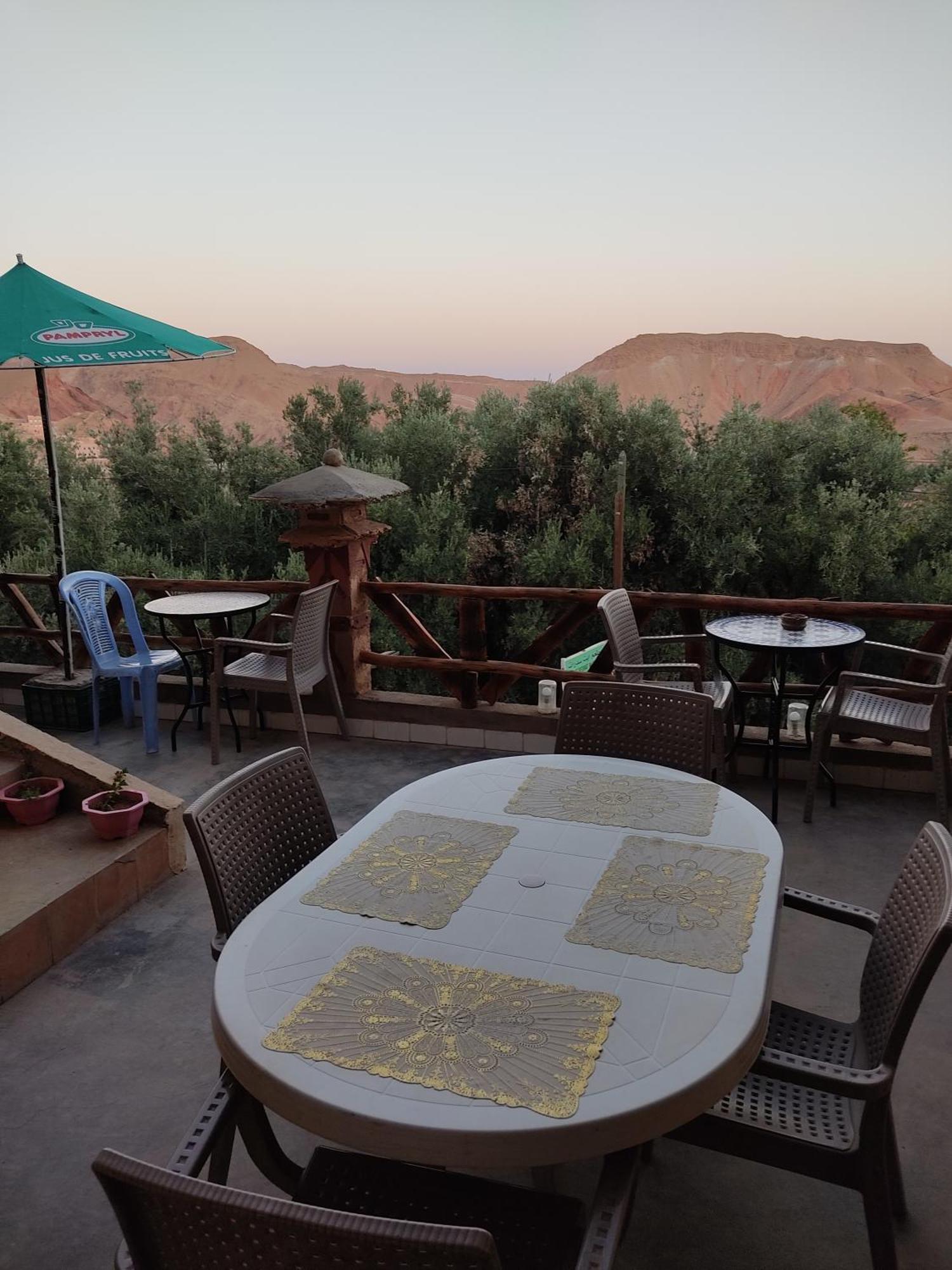 Hotel Restaurant Ait Saderat Boumalne Kültér fotó